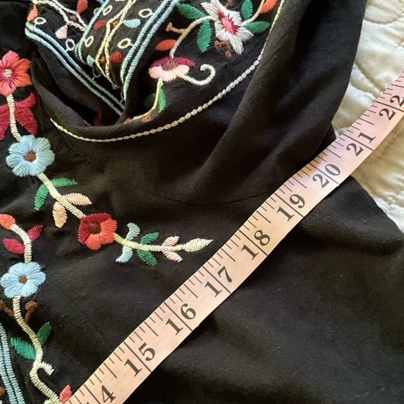 One September Anthropologie Embroidered Floral Top Large - Picture 7 of 8